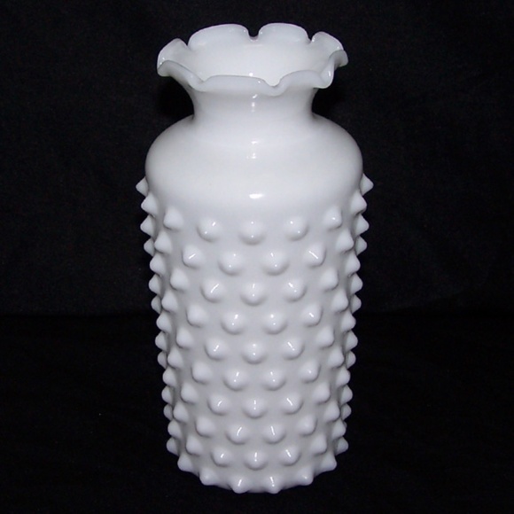 VTG Hobnail Milk Glass Vase, with Ruffled Top - Picture 3 of 9